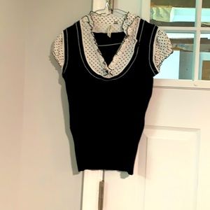 Blusa color negro y blanco tamaño S